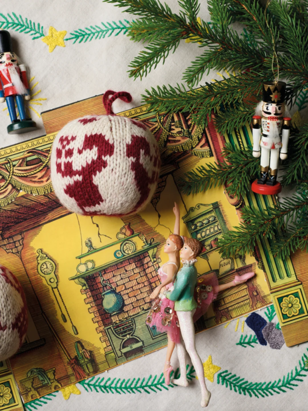 65 New Christmas Balls to Knit by Arne & Carlos - Image 6