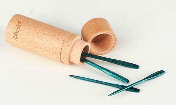 Knitter's Pride 'The Mindful Collection' Teal Wooden Darning Needles in Beech Wood Container 🐦