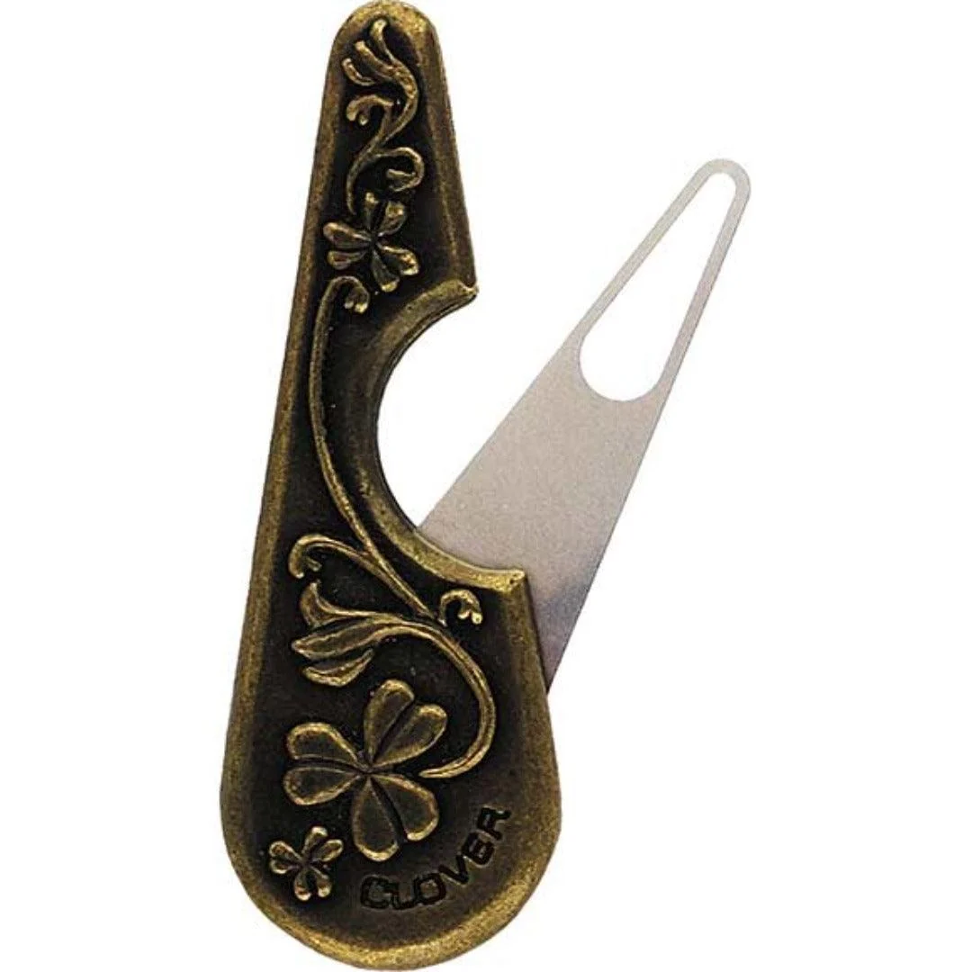 Antique Yarn Threader - Image 2