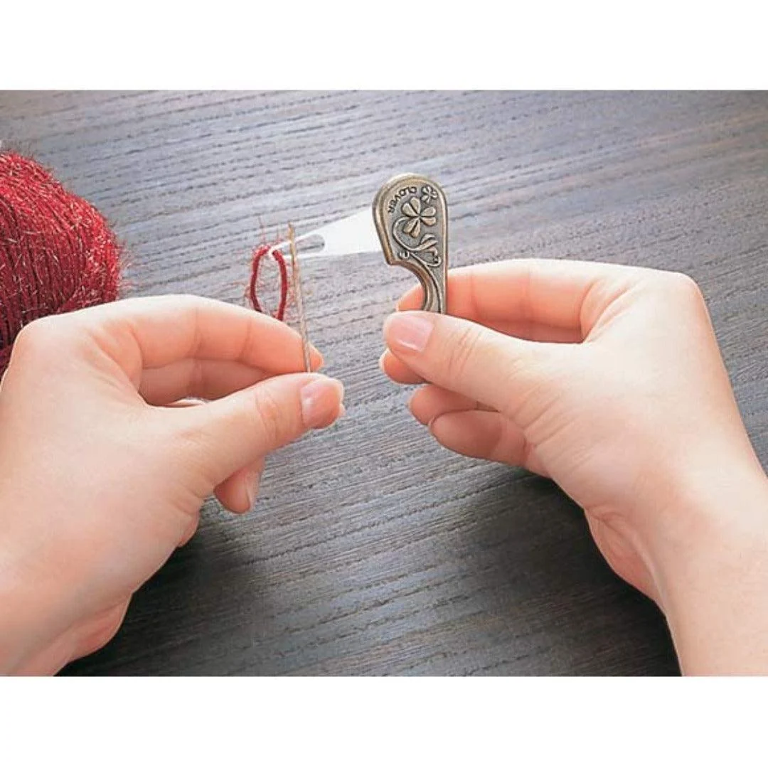 Antique Yarn Threader - Image 3
