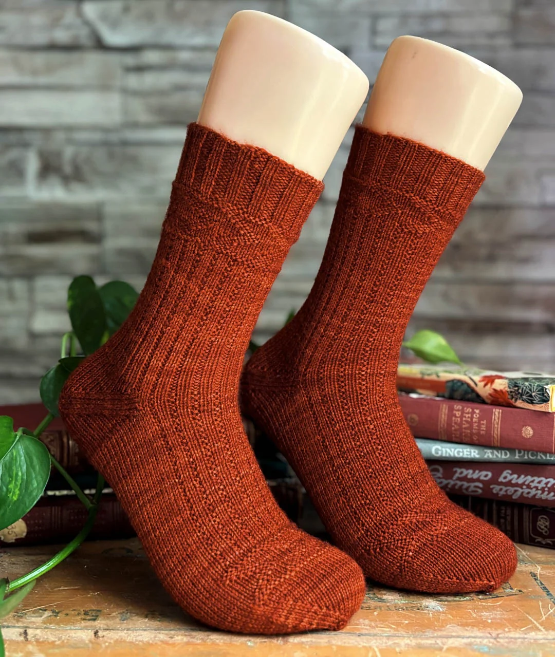 Arrow Socks | Knitting pattern and Optional kits