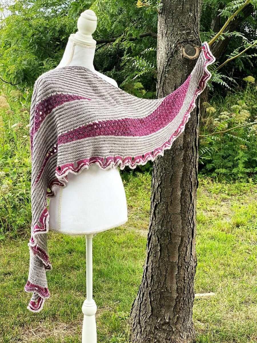 Belle de Jour Shawl Pattern - Image 7