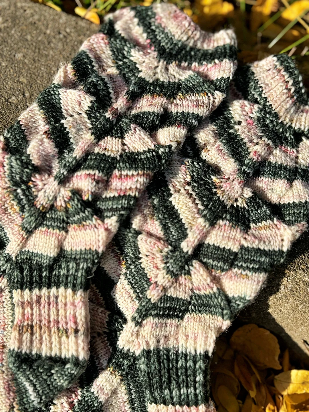 Big Bold Foliage | Knitting pattern with or without yarns - Image 4