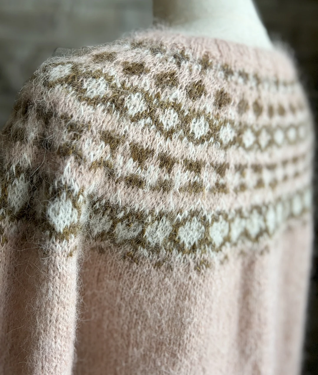 Brei Sweater | Free Knitting Pattern and Optionals Kits - Image 2