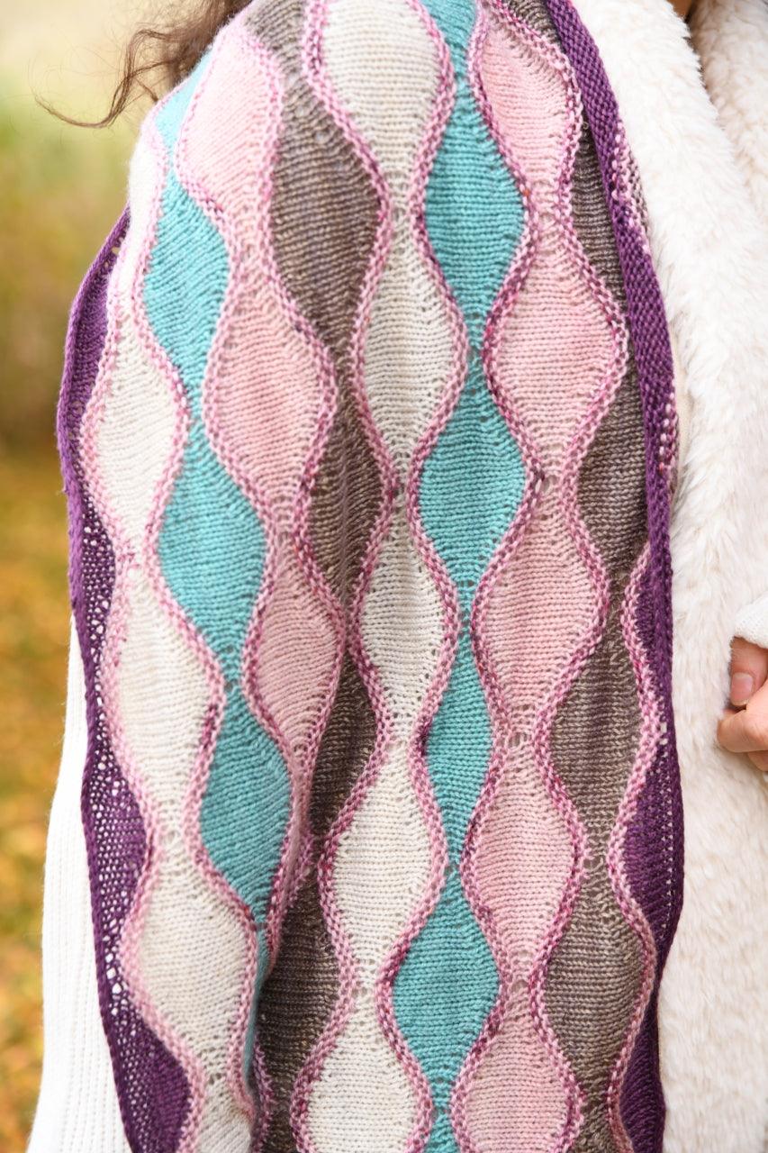 Garland of Stitches Wrap - KNITTING PATTERN - Image 3