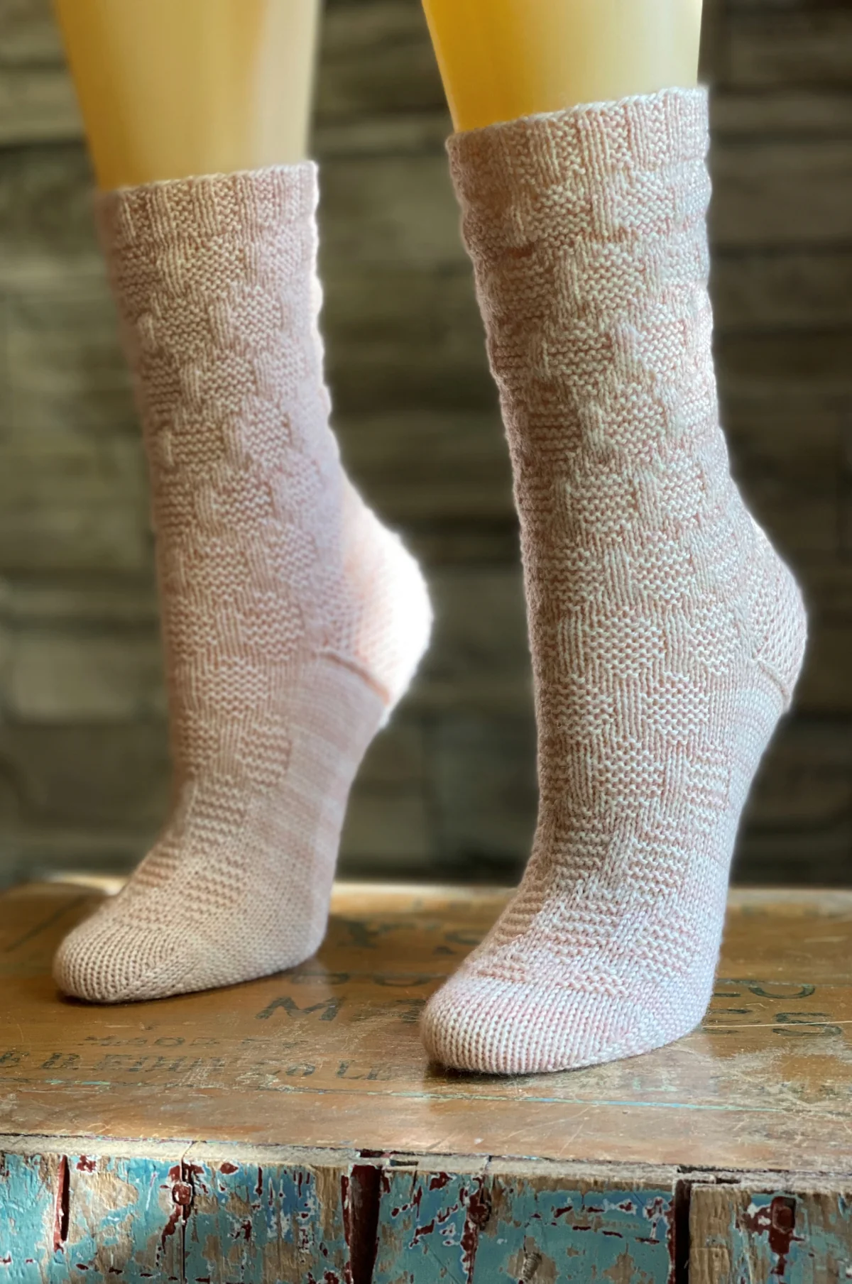 Going Round Socks - Knitting pattern and knitting kits