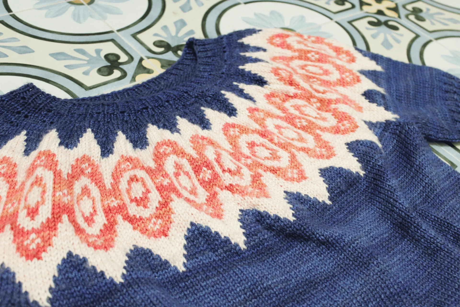 Notre Dame Pullover - KNITTING KIT - Image 3