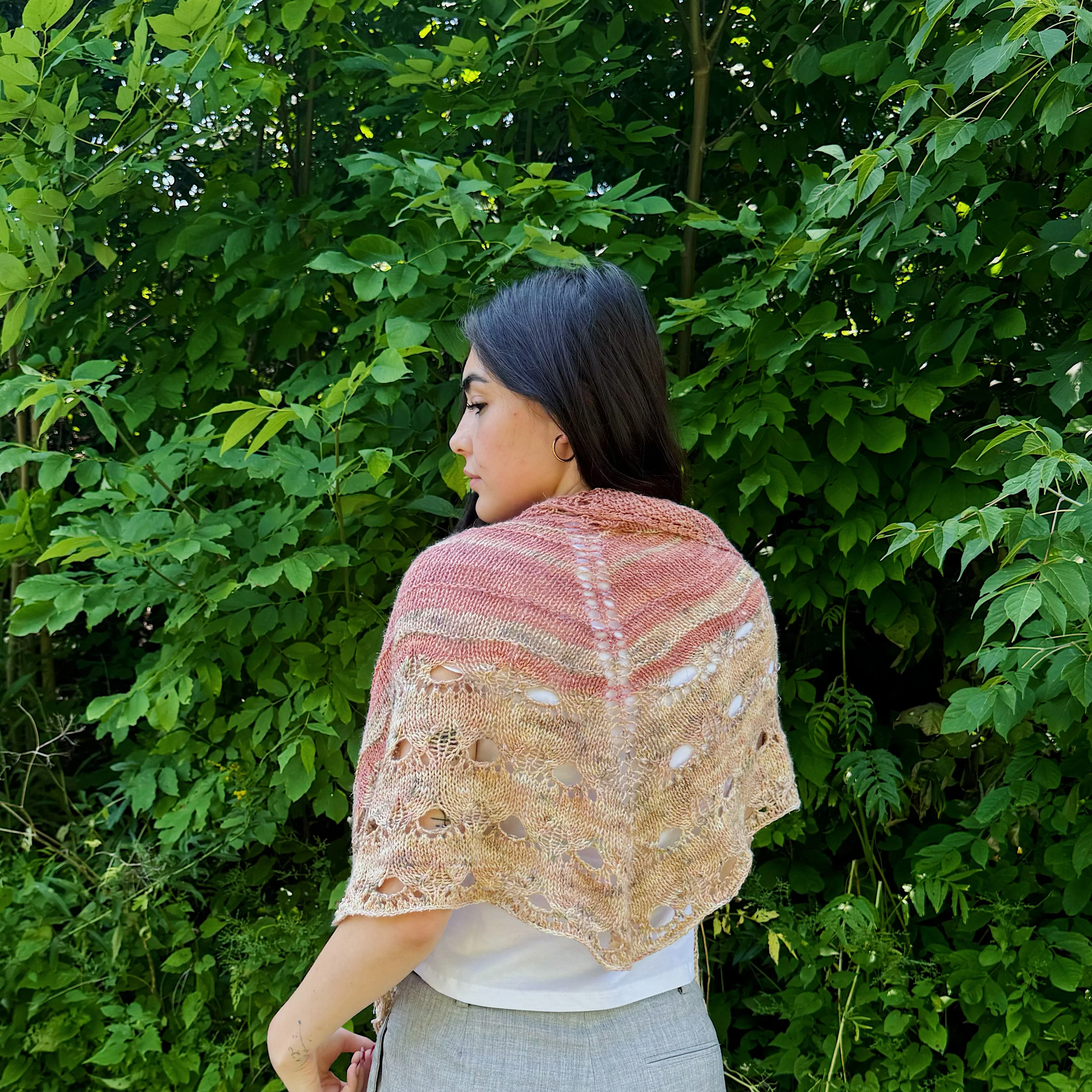 Paon d'Or Shawl GRANOLA VERSION | Knitting pattern and knitting kits - Image 4