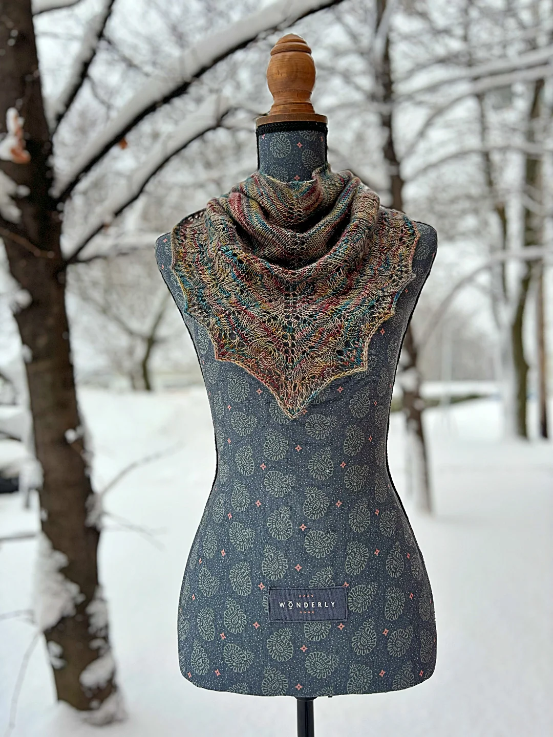 Feuilles Étincelantes | Knitting Pattern and Optional Kit - Image 3