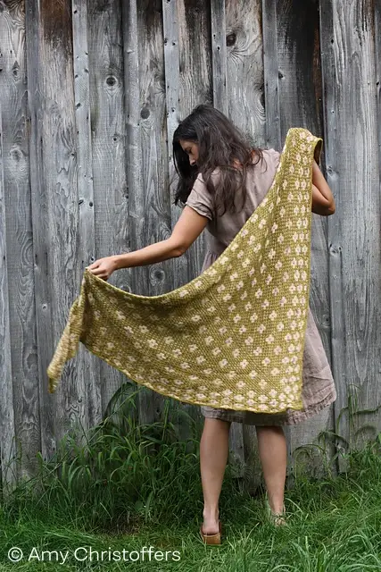 Pressed Flowers shawl  |  Knitting kits - Image 2