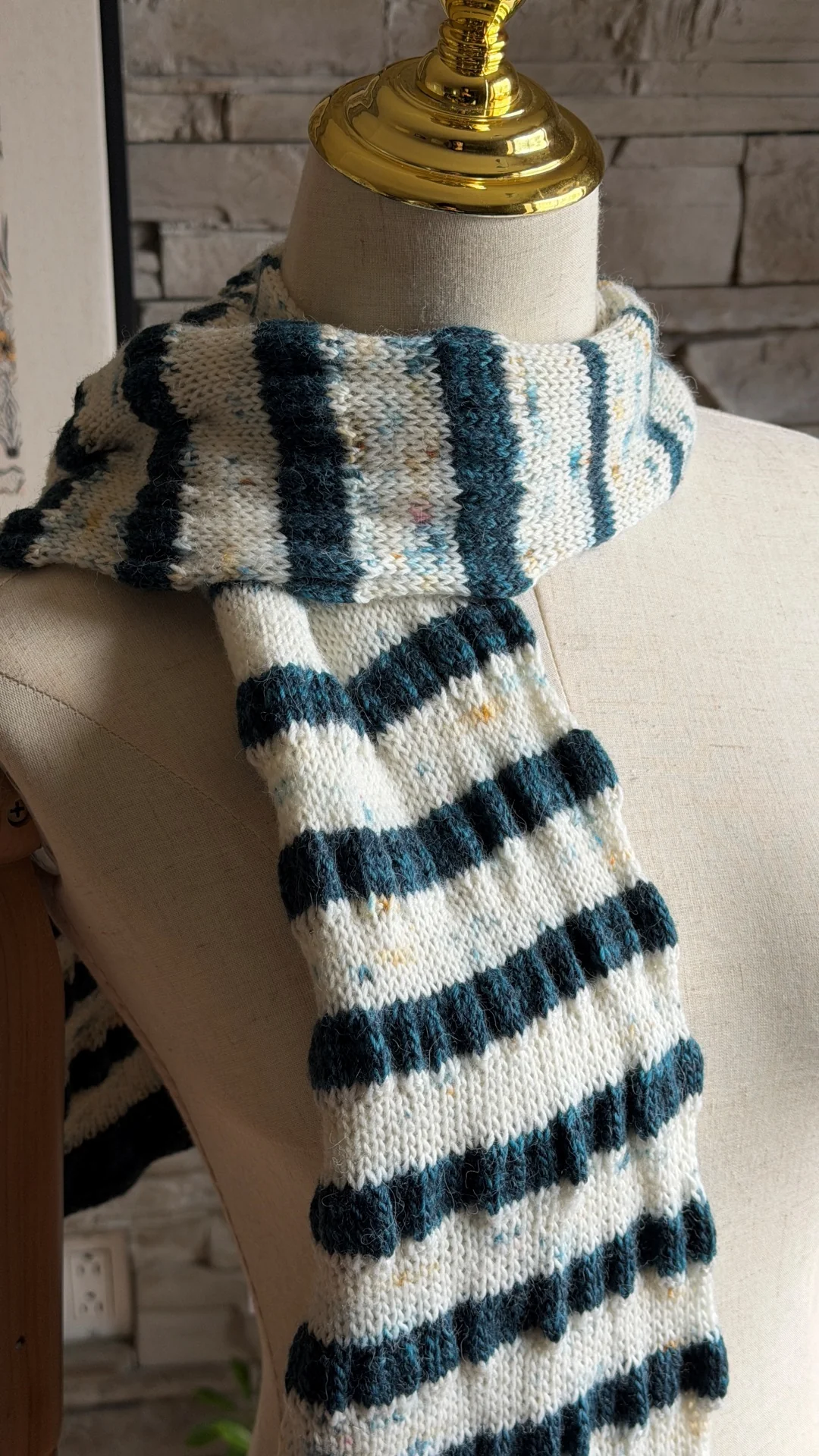 Ruffles Scarf - Knitting pattern and Optional kit - Image 2