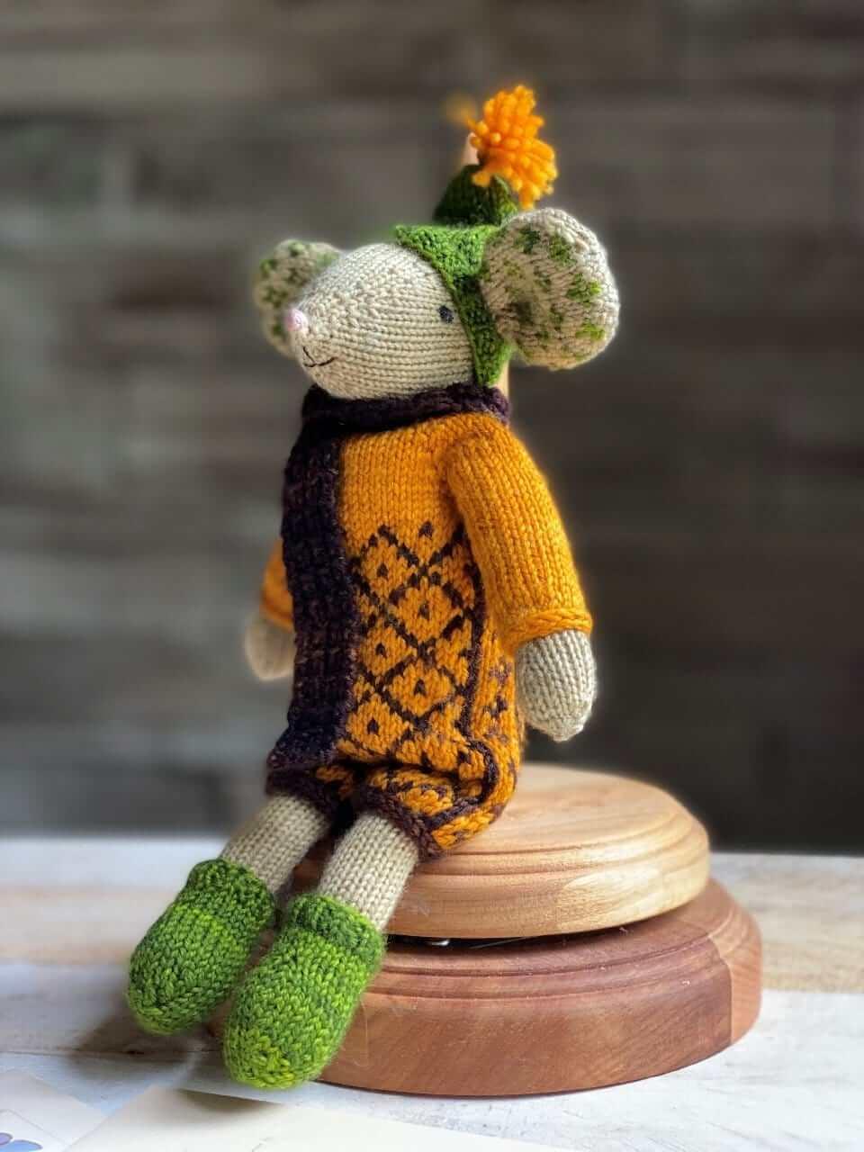Selbie Mouse Knititng Kit - Image 4