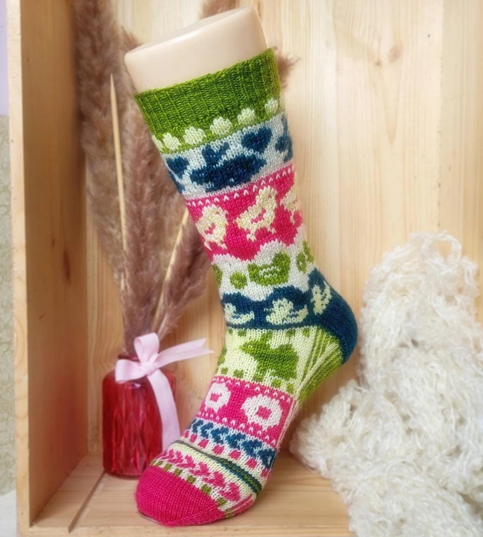 Some-bunny to Love Socks | Knitting pattern and knitting kits