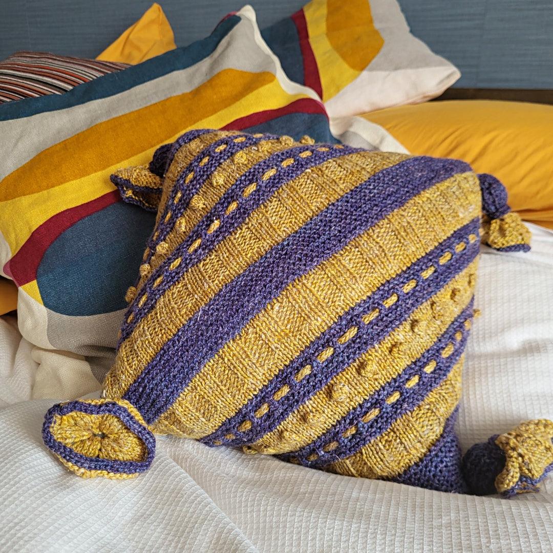 Textured Diagonal Stripes Pillow - KNITTING PATTERN - Image 2