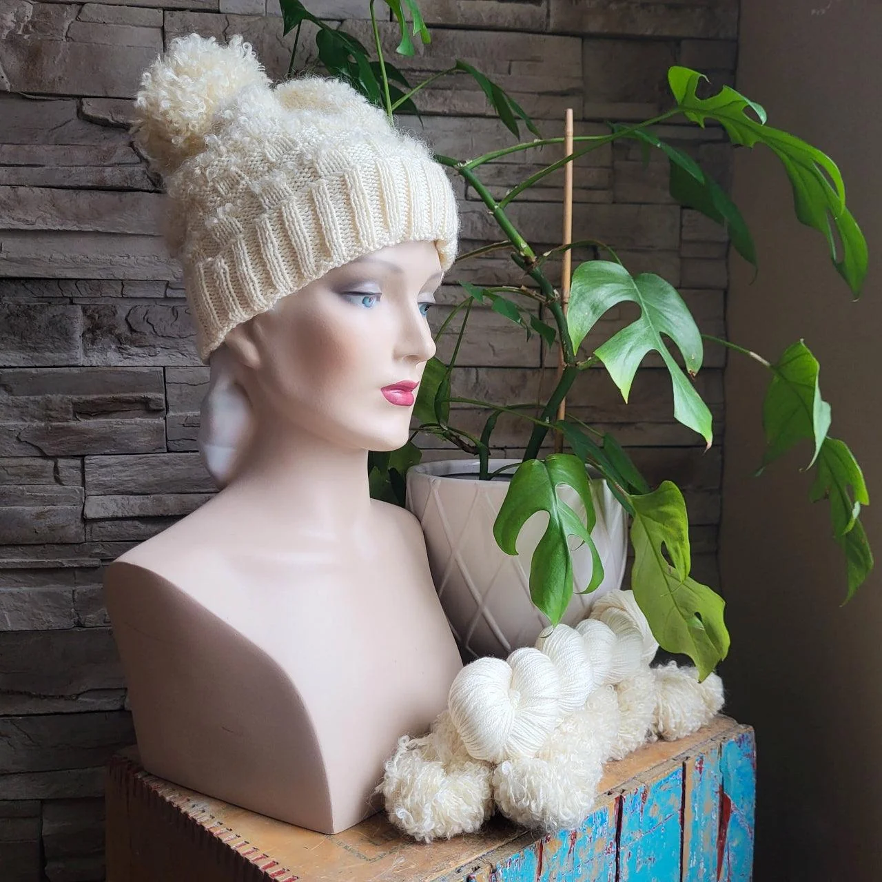 The Bouclé Kit | Knitting kit - Image 3