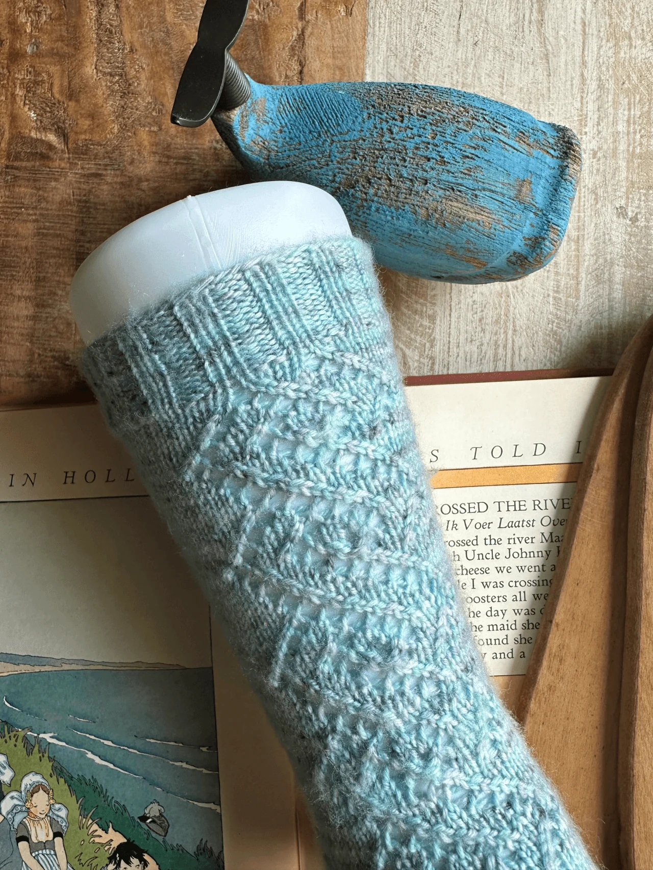 Water Slide Socks - KNITTING PATTERN