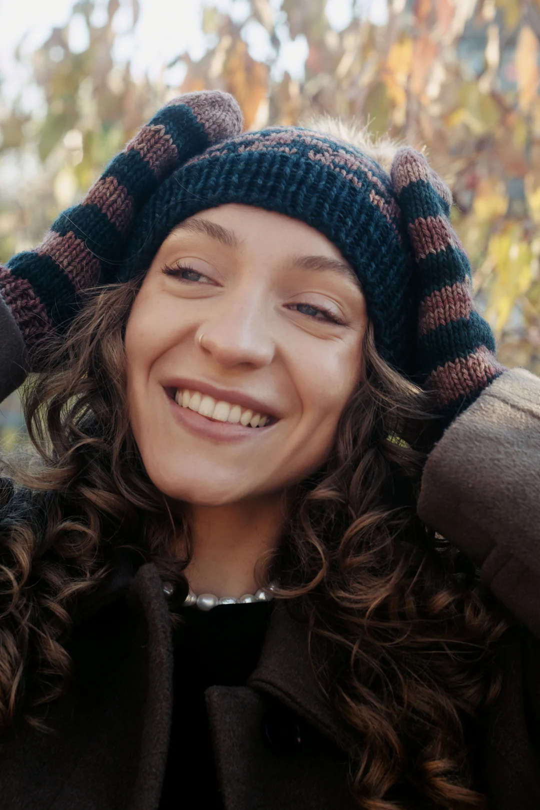 Yak à Tricoter (hat and mittens) - Free Knitting Pattern with Optional Kits